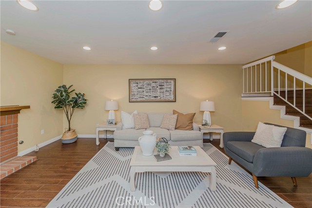 Detail Gallery Image 4 of 28 For 2410 Plaza De Vista, Fullerton,  CA 92833 - 3 Beds | 2/1 Baths