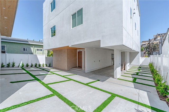 Detail Gallery Image 4 of 61 For 616 N Rampart Bld, Silver Lake Los Angeles,  CA 90026 - 4 Beds | 3/1 Baths