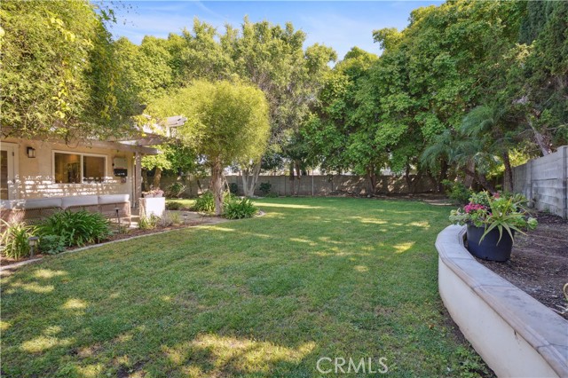 13811 Palace Way, Tustin CA: https://media.crmls.org/medias/b66684ed-6ce2-4a20-8214-ad7f9796d02f.jpg