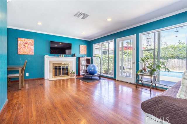 Detail Gallery Image 10 of 35 For 17101 Gault, Lake Balboa,  CA 91406 - 3 Beds | 2 Baths