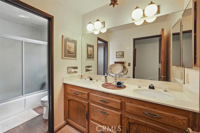 537 3rd Street, Manhattan Beach CA: https://media.crmls.org/medias/b667aa44-aa69-426b-b8dc-12e10495b008.jpg