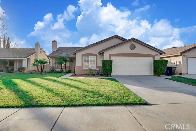 Detail Gallery Image 2 of 32 For 4347 Shetland Ln, Jurupa Valley,  CA 92509 - 4 Beds | 2 Baths