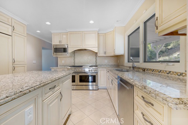 17232 Quesan Place, Encino CA: https://media.crmls.org/medias/b6694b4b-8908-4482-b4d0-72a2cf8c8f29.jpg