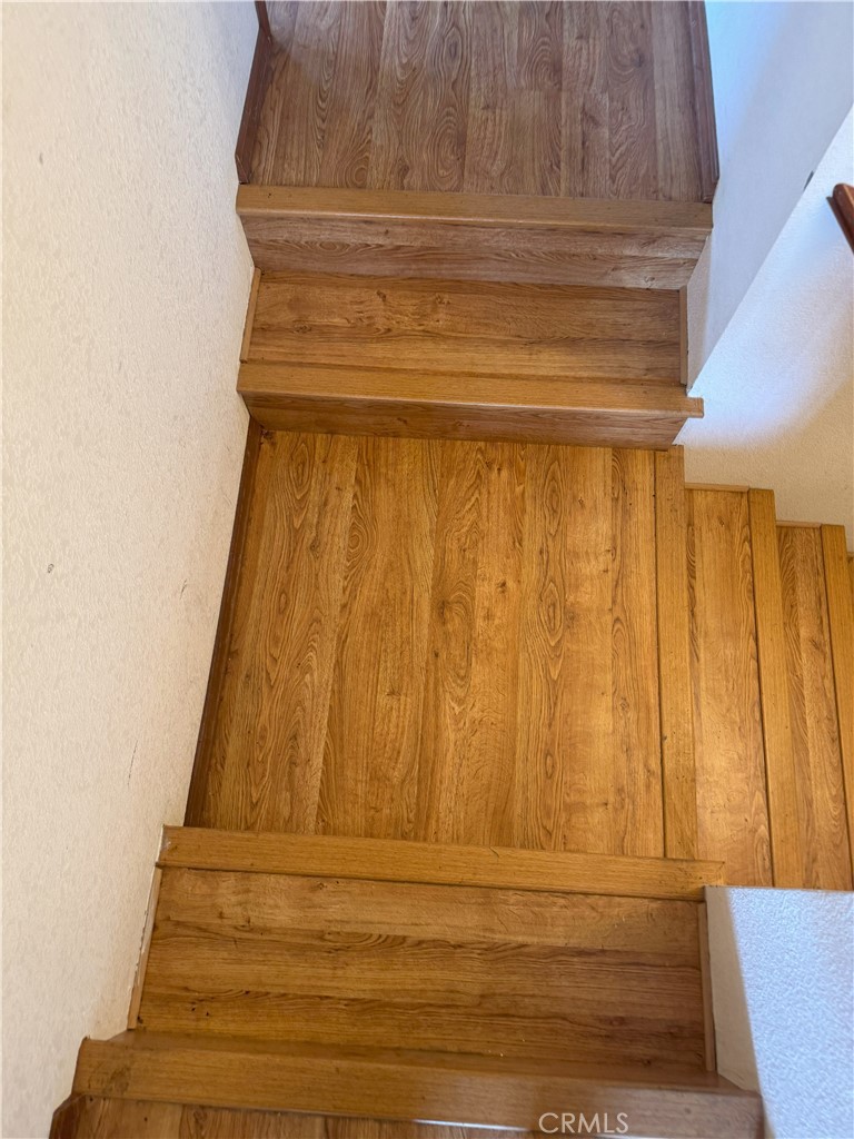 https://media.crmls.org/medias/b669b910-4628-4406-8668-68ab81aabe5f.jpg?preset=X-Large