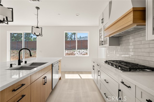 Detail Gallery Image 8 of 36 For 5978 Copperfield Ave, Riverside,  CA 92506 - 5 Beds | 4/1 Baths