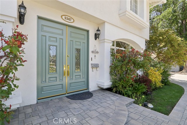 5347 Hinton Avenue, Woodland Hills CA: https://media.crmls.org/medias/b66aa766-8faa-4ab6-97b8-6b4b7aa35a8c.jpg