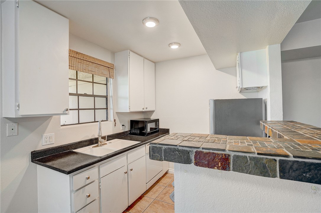 Detail Gallery Image 5 of 25 For 5300 E Waverly Dr #F15,  Palm Springs,  CA 92264 - 1 Beds | 1/1 Baths