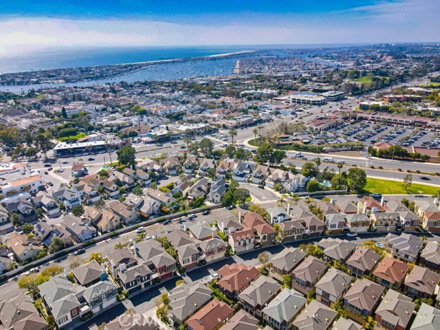 2569 Bungalow Place, Corona del Mar CA: https://media.crmls.org/medias/b66c7222-dcfe-4916-b769-bc1f35039328.jpg