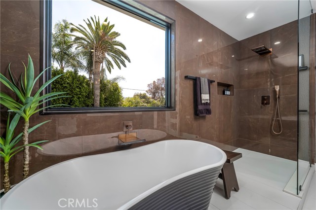4706 Katherine Avenue, Sherman Oaks CA: https://media.crmls.org/medias/b66c75a4-0b95-483e-a36f-998c7de676ac.jpg