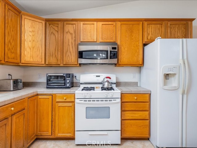 Detail Gallery Image 15 of 71 For 60208 Aberdeen, Joshua Tree,  CA 92252 - 3 Beds | 2/1 Baths