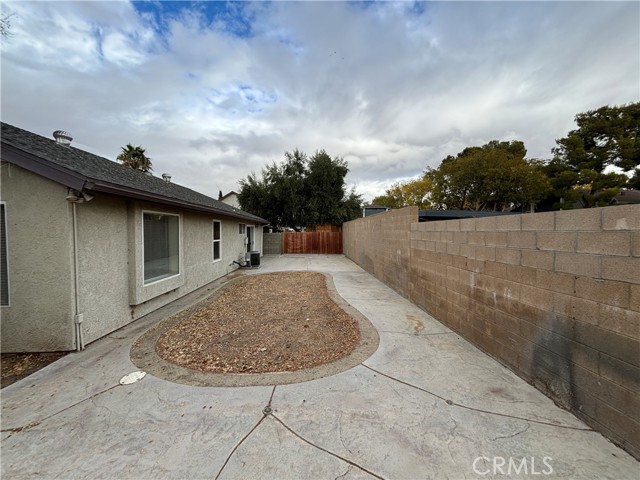 Detail Gallery Image 5 of 26 For 37904 Debra Ann Pl, Palmdale,  CA 93550 - 3 Beds | 2 Baths