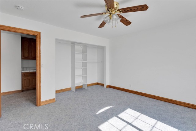 8381 White Road, Phelan CA: https://media.crmls.org/medias/b66d3392-e100-41c8-989c-3fdd5b6cb7fe.jpg
