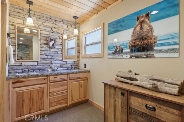 Detail Gallery Image 31 of 59 For 385 Iris Dr, Twin Peaks,  CA 92391 - 4 Beds | 3 Baths