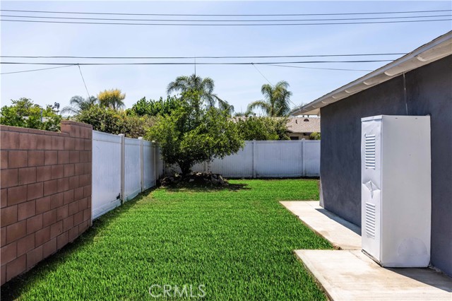 Detail Gallery Image 16 of 21 For 10808 Alameda Ave, Bloomington,  CA 92316 - 3 Beds | 1 Baths