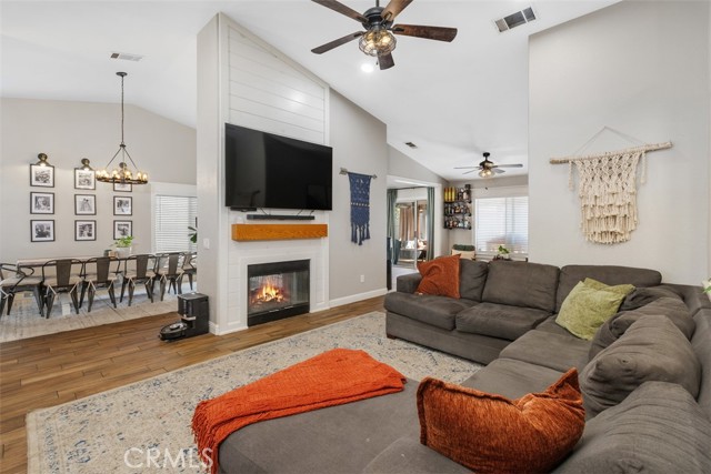 Detail Gallery Image 7 of 36 For 31429 Amsterdam, Winchester,  CA 92596 - 4 Beds | 2 Baths