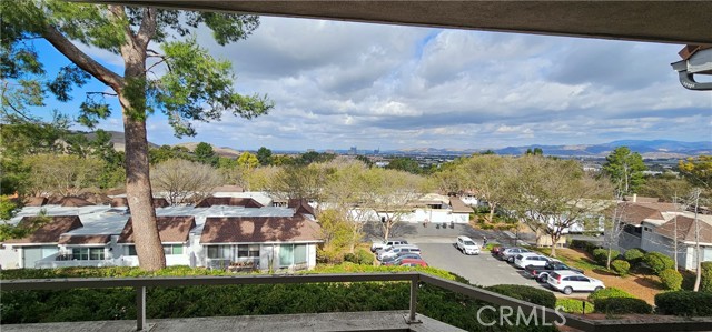 22265 Caminito Mescalero, Laguna Hills CA: https://media.crmls.org/medias/b66fb65e-a236-4cfe-9b3a-db2cfc66c8b2.jpg