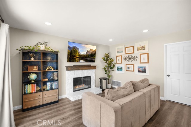 Detail Gallery Image 14 of 31 For 9855 Banyan St, Rancho Cucamonga,  CA 91737 - 4 Beds | 2/1 Baths