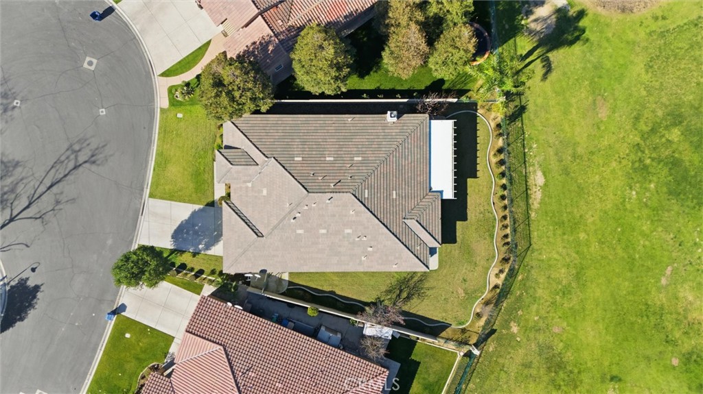 https://media.crmls.org/medias/b6708624-c680-47d3-b535-5de048f32d93.jpg?preset=X-Large