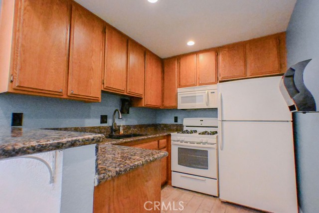 15111 Freeman Avenue, Lawndale CA: https://media.crmls.org/medias/b670b1be-45c0-4e52-89a6-2f33cb865100.jpg