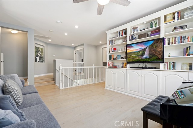 8047 E Hampshire Road, Orange CA: https://media.crmls.org/medias/b6713996-0e75-48e3-a34b-c2becc6b7ad1.jpg