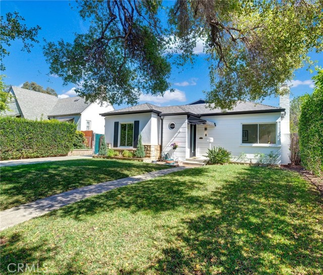 Detail Gallery Image 3 of 31 For 250 S Berkeley, Pasadena,  CA 91107 - 4 Beds | 2 Baths