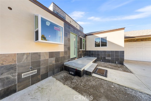 Detail Gallery Image 36 of 50 For 18748 Collins St, Tarzana,  CA 91356 - 4 Beds | 3 Baths