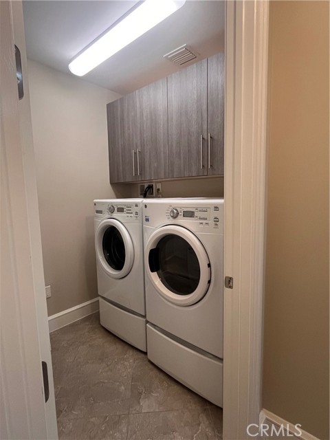 Detail Gallery Image 11 of 21 For 4511 El Mar Dr #307,  –,  FL 33308 - 2 Beds | 2 Baths