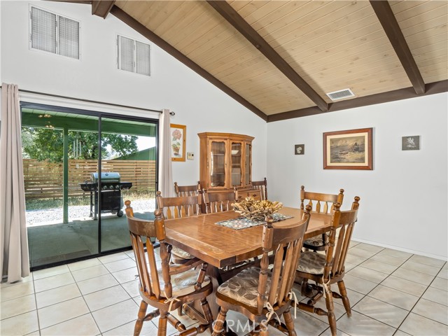 Detail Gallery Image 14 of 65 For 52092 Road 423, Oakhurst,  CA 93644 - 5 Beds | 3 Baths