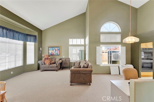 Detail Gallery Image 8 of 71 For 19149 San Jacinto Way, Apple Valley,  CA 92308 - 5 Beds | 3 Baths