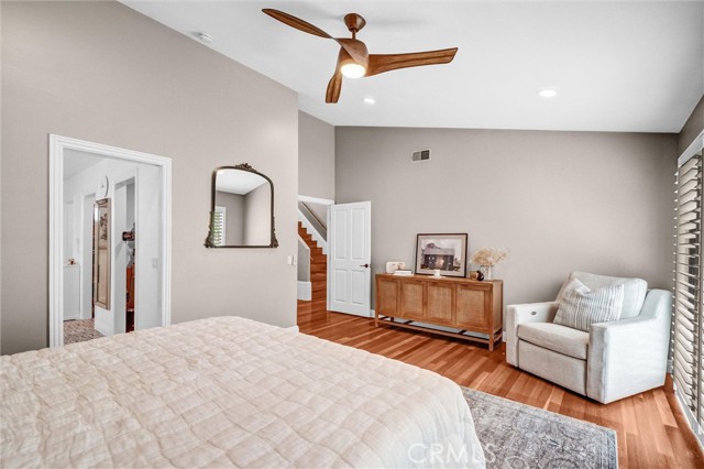1 Deerwood W, Irvine CA: https://media.crmls.org/medias/b67387be-76df-44f4-a067-81c470dc3633.jpg