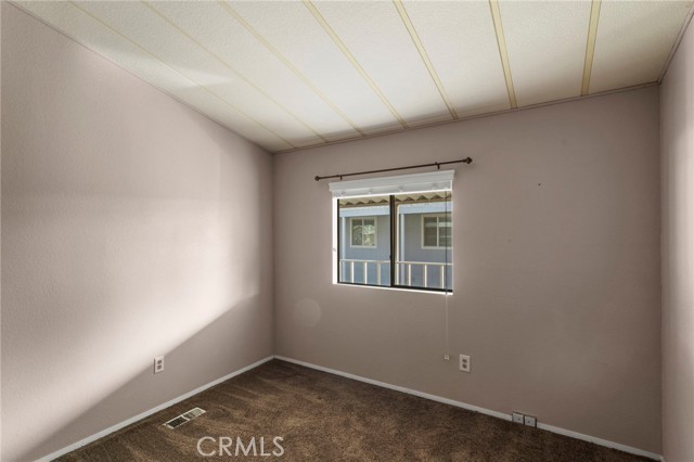 Detail Gallery Image 13 of 26 For 2598 Ayala Dr #46,  Rialto,  CA 92377 - 2 Beds | 2 Baths