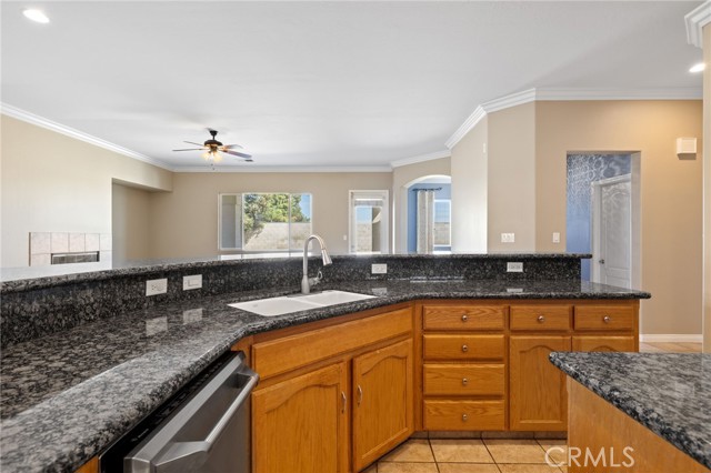 Detail Gallery Image 18 of 39 For 9600 Lake Superior Dr, Bakersfield,  CA 93312 - 4 Beds | 3/1 Baths