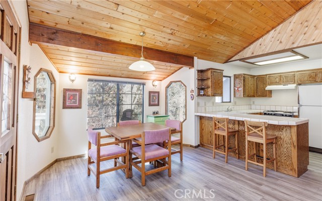 Detail Gallery Image 12 of 33 For 801 Highland, Sugarloaf,  CA 92386 - 2 Beds | 1/1 Baths