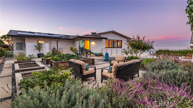 38 Saddleback, Rolling Hills CA: https://media.crmls.org/medias/b6769a41-7d7e-420c-8c21-521d084faba1.jpg
