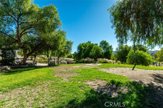 10161 Foothill Boulevard, Sylmar CA: https://media.crmls.org/medias/b676d513-b215-432f-a7d9-8fb94cc33985.jpg