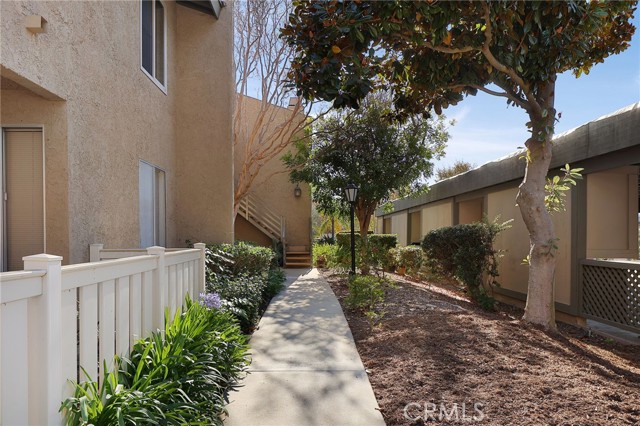 Detail Gallery Image 5 of 26 For 460 Arbor Lane Ct #103,  Thousand Oaks,  CA 91360 - 2 Beds | 2 Baths