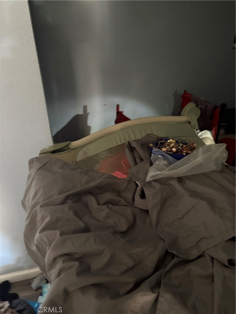 https://media.crmls.org/medias/b67872e7-8659-460a-8e0c-4fbc26532b49.jpg?preset=X-Large