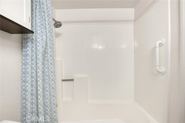 460 Oak Street, 215 photo 22