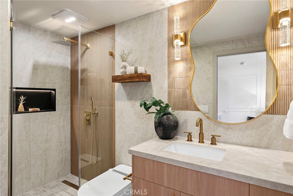 https://media.crmls.org/medias/b678e47c-1fa4-4e08-b703-0850e75558d7.jpg?preset=X-Large