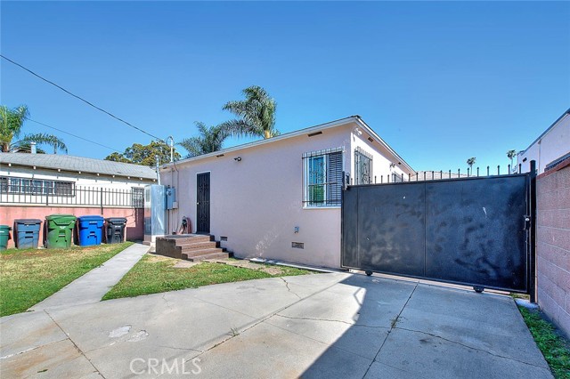 Detail Gallery Image 38 of 44 For 355 E Century Bld, Los Angeles,  CA 90003 - 2 Beds | 1 Baths