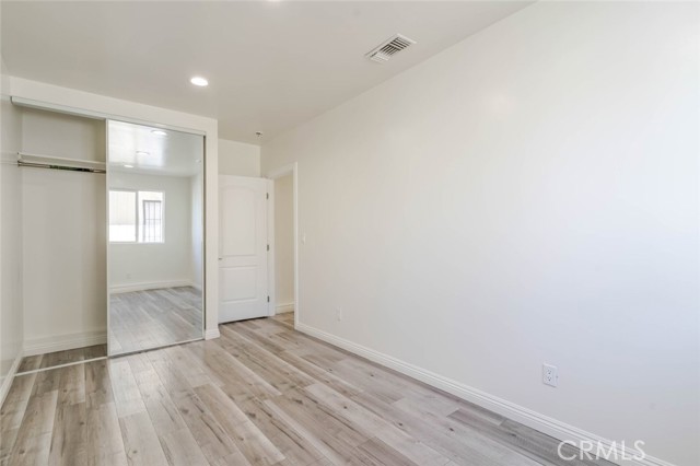 Detail Gallery Image 12 of 14 For 11246 Saticoy, Sun Valley,  CA 91352 - 2 Beds | 2 Baths
