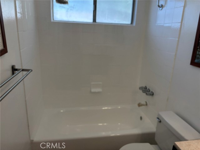 Detail Gallery Image 13 of 22 For 5020 Aldama, Los Angeles,  CA 90042 - 5 Beds | 2 Baths