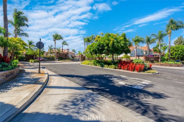21221 Hillsdale, Huntington Beach CA: https://media.crmls.org/medias/b67b6268-8b42-4170-8e66-c8aea677b3cf.jpg