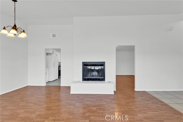 Detail Gallery Image 7 of 44 For 12421 Spring Valley Pkwy, Victorville,  CA 92395 - 4 Beds | 3 Baths