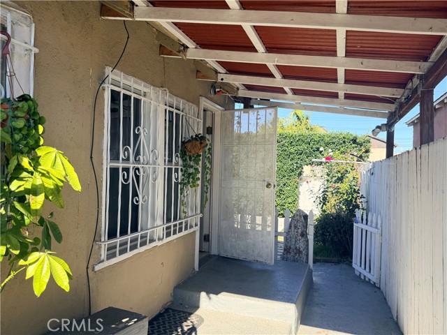 Detail Gallery Image 6 of 30 For 1318 E 100th St, Los Angeles,  CA 90002 - 3 Beds | 2 Baths