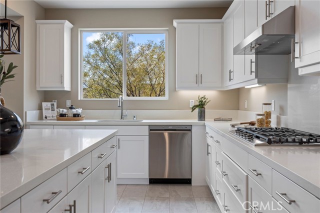 Detail Gallery Image 13 of 24 For 5978 Saddlehorn Ln, Jurupa Valley,  CA 92509 - 4 Beds | 3 Baths