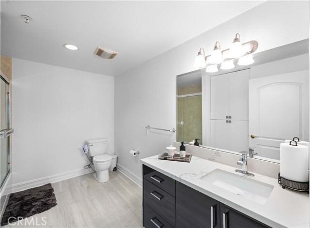 Detail Gallery Image 13 of 19 For 565 E San Jose Ave #204,  Burbank,  CA 91501 - 2 Beds | 3 Baths