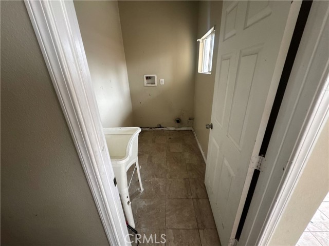 Detail Gallery Image 10 of 10 For 802 W 229th St, Torrance,  CA 90502 - 4 Beds | 2 Baths