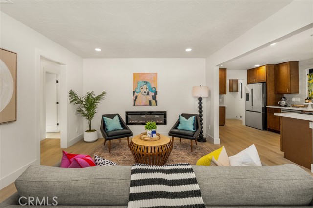 Image 4 of 69 For 1949 Chatwin Avenue