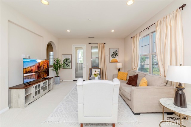 78 Talisman, Irvine CA: https://media.crmls.org/medias/b67cbfe3-7532-44ea-85aa-1a887cd91e3d.jpg